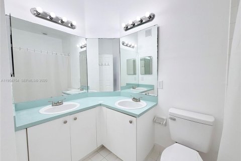 Adosado en alquiler en Pembroke Pines, Florida, 3 dormitorios, 129.88 m2 № 2029456 - foto 21