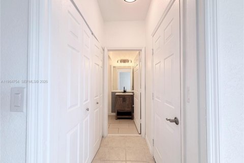 Adosado en alquiler en Pembroke Pines, Florida, 3 dormitorios, 129.88 m2 № 2029456 - foto 11