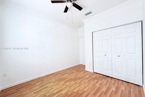 Adosado en alquiler en Pembroke Pines, Florida, 3 dormitorios, 129.88 m2 № 2029456 - foto 24