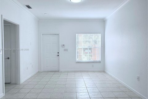 Adosado en alquiler en Pembroke Pines, Florida, 3 dormitorios, 129.88 m2 № 2029456 - foto 2