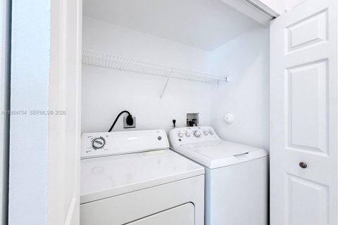 Adosado en alquiler en Pembroke Pines, Florida, 3 dormitorios, 129.88 m2 № 2029456 - foto 12