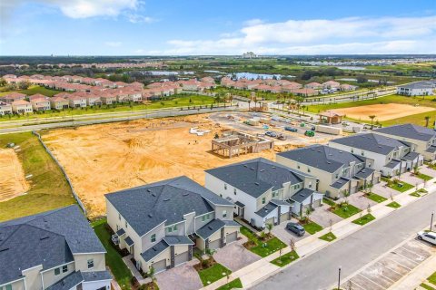 Condominio en alquiler en Davenport, Florida, 2 dormitorios, 128.95 m2 № 1903420 - foto 1