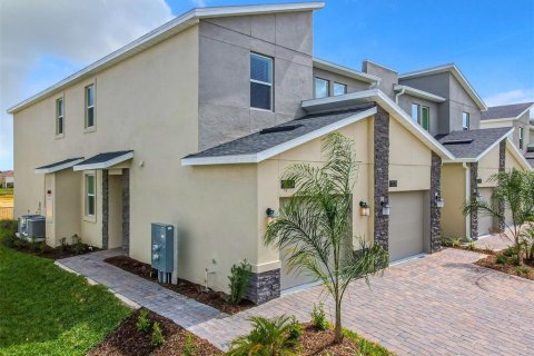 Condominio en alquiler en Davenport, Florida, 2 dormitorios, 128.95 m2 № 1903420 - foto 2