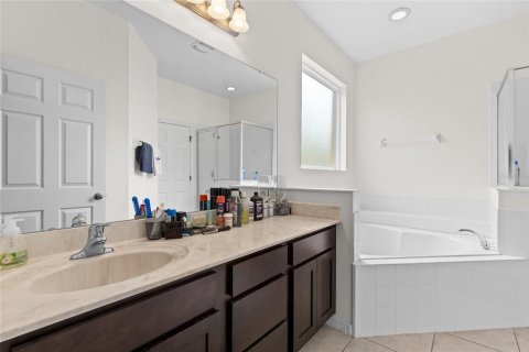 House in Kissimmee, Florida 6 bedrooms, 267 sq.m. № 2236439 - photo 18