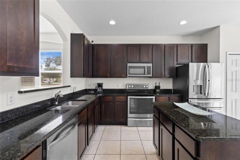 House in Kissimmee, Florida 6 bedrooms, 267 sq.m. № 2236439 - photo 9