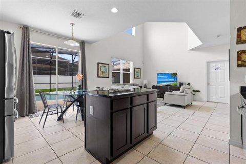 House in Kissimmee, Florida 6 bedrooms, 267 sq.m. № 2236439 - photo 10