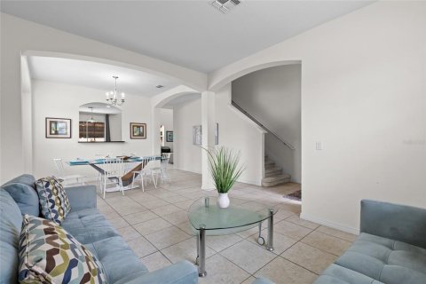 House in Kissimmee, Florida 6 bedrooms, 267 sq.m. № 2236439 - photo 6
