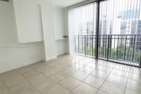 Condominio en alquiler en Sunny Isles Beach, Florida, 1 dormitorio, 71.26 m2 № 1938416 - foto 17
