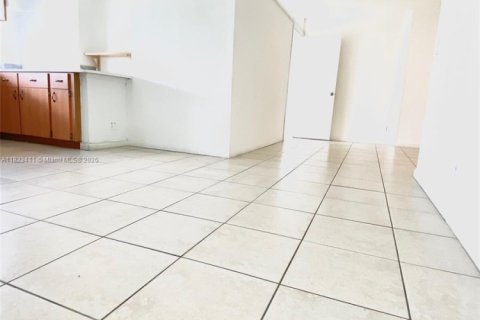 Condominio en alquiler en Sunny Isles Beach, Florida, 1 dormitorio, 71.26 m2 № 1938416 - foto 11
