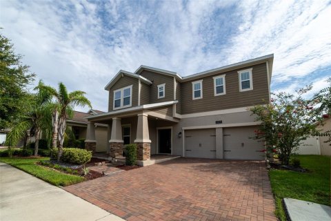 House in Orlando, Florida 4 bedrooms, 249.26 sq.m. № 2283927