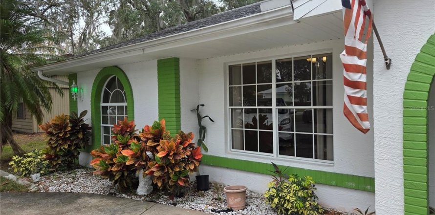 Casa en Spring Hill, Florida 3 dormitorios, 141.77 m2 № 2211676