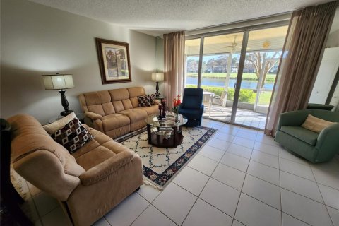 Condo in Pompano Beach, Florida, 3 bedrooms № 2249594 - photo 3
