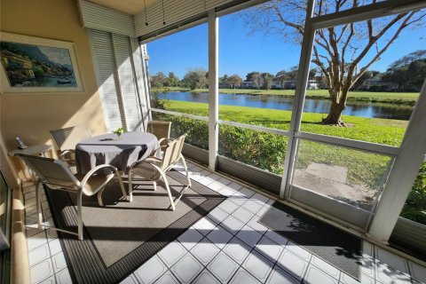 Condo in Pompano Beach, Florida, 3 bedrooms № 2249594 - photo 17