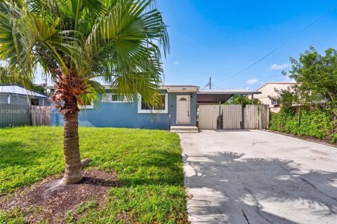 Villa ou maison à louer à Opa-locka, Floride: 3 chambres, 90.3 m2 № 2169281 - photo 3