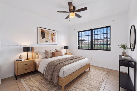 Villa ou maison à louer à Opa-locka, Floride: 3 chambres, 90.3 m2 № 2169281 - photo 17