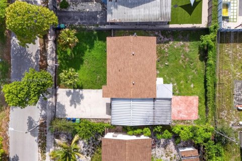 Villa ou maison à louer à Opa-locka, Floride: 3 chambres, 90.3 m2 № 2169281 - photo 25