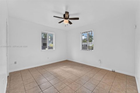 Villa ou maison à louer à Opa-locka, Floride: 3 chambres, 90.3 m2 № 2169281 - photo 19