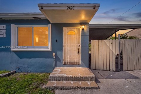 Villa ou maison à louer à Opa-locka, Floride: 3 chambres, 90.3 m2 № 2169281 - photo 4