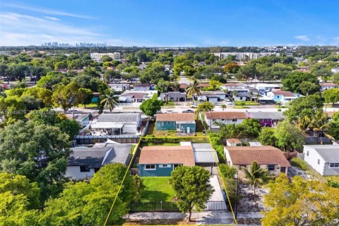 Villa ou maison à louer à Opa-locka, Floride: 3 chambres, 90.3 m2 № 2169281 - photo 24