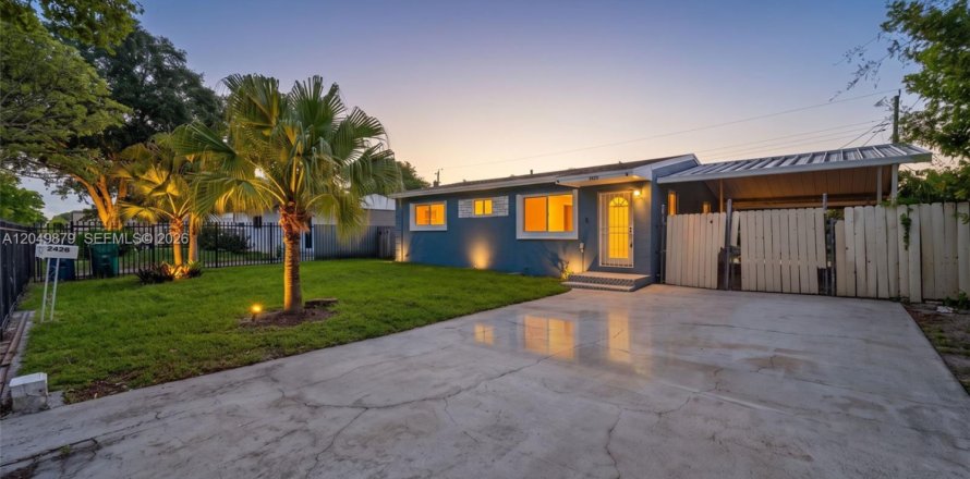 Villa ou maison à Opa-locka, Floride 3 chambres, 90.3 m2 № 2169281