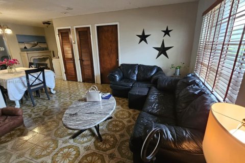 Купить виллу или дом в Хомстед, Флорида 4 спальни, 194.54м2, № 1971496 - фото 9