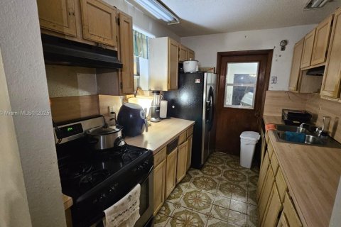 Купить виллу или дом в Хомстед, Флорида 4 спальни, 194.54м2, № 1971496 - фото 10