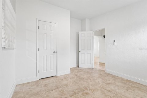 House in Orlando, Florida 3 bedrooms, 78.6 sq.m. № 2229799 - photo 13
