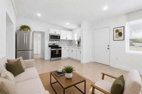 House in Orlando, Florida 3 bedrooms, 78.6 sq.m. № 2229799 - photo 4