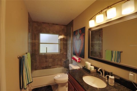 House in Orlando, Florida 3 bedrooms, 171.4 sq.m. № 1375156 - photo 17
