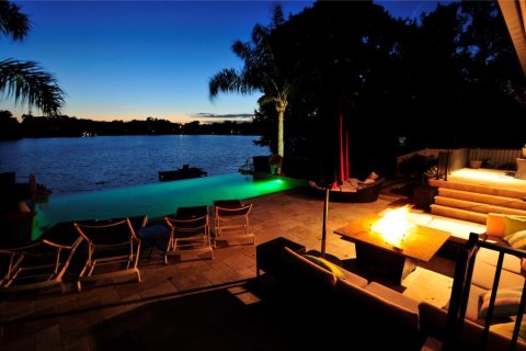 House in Orlando, Florida 3 bedrooms, 171.4 sq.m. № 1375156 - photo 3
