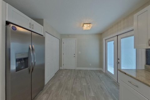 Casa en alquiler en Safety Harbor, Florida, 3 dormitorios, 190.91 m2 № 1901675 - foto 4