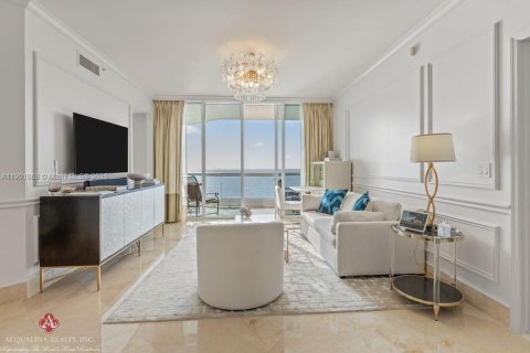 Condo in Sunny Isles Beach, Florida, 3 bedrooms  № 2013797 - photo 2