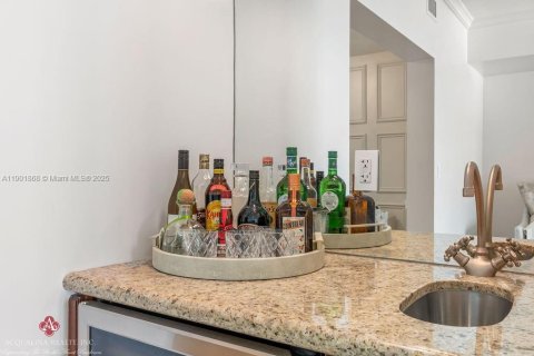 Condo in Sunny Isles Beach, Florida, 3 bedrooms  № 2013797 - photo 15