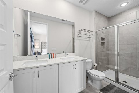 Townhouse in Four Corners, Florida 3 bedrooms, 158.31 sq.m. № 2114941 - photo 19