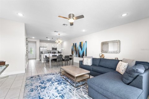 Townhouse in Four Corners, Florida 3 bedrooms, 158.31 sq.m. № 2114941 - photo 13
