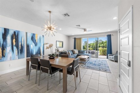 Townhouse in Four Corners, Florida 3 bedrooms, 158.31 sq.m. № 2114941 - photo 8