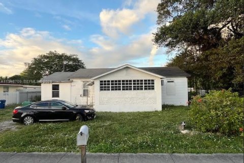 Дом в Майами, Флорида 3 спальни, 124.3м2 № 2007502