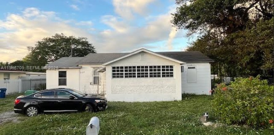 Дом в Майами, Флорида 3 спальни, 124.3м2 № 2007502