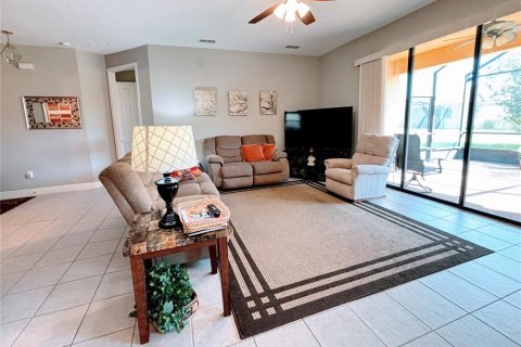 Casa en venta en Poinciana, Florida, 2 dormitorios, 143.81 m2 № 1904830 - foto 4