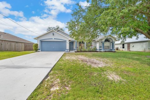 Villa ou maison à Port St. Lucie, Floride 4 chambres, 175.96 m2 № 2279682