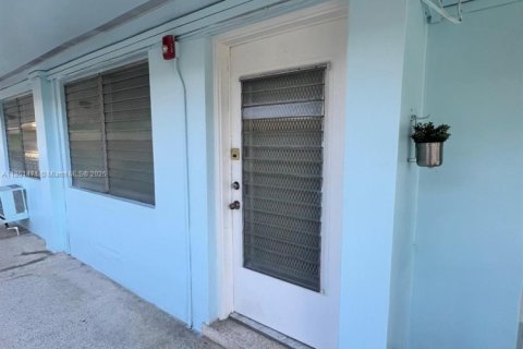 Copropriété à vendre à Miami Beach, Floride: 40.88 m2 № 1871483 - photo 5