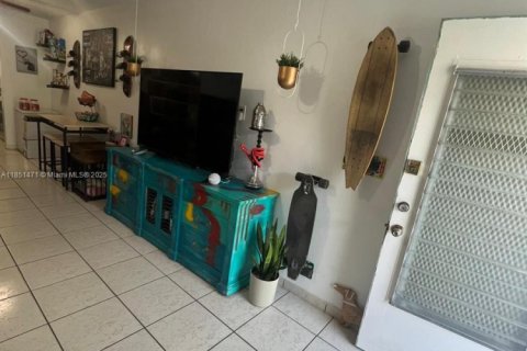 Copropriété à vendre à Miami Beach, Floride: 40.88 m2 № 1871483 - photo 8