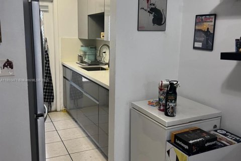 Copropriété à vendre à Miami Beach, Floride: 40.88 m2 № 1871483 - photo 11
