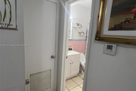 Copropriété à vendre à Miami Beach, Floride: 40.88 m2 № 1871483 - photo 20