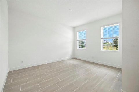 House in Clermont, Florida 5 bedrooms, 297.1 sq.m. № 1797875 - photo 3