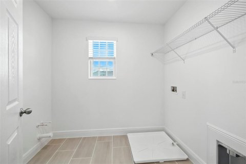 House in Clermont, Florida 5 bedrooms, 297.1 sq.m. № 1797875 - photo 8