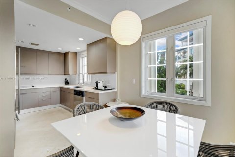 Copropriété à louer à Miami Beach, Floride: 2 chambres, 132.76 m2 № 2077327 - photo 11