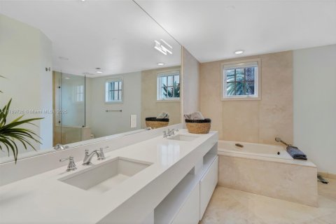 Copropriété à louer à Miami Beach, Floride: 2 chambres, 132.76 m2 № 2077327 - photo 19