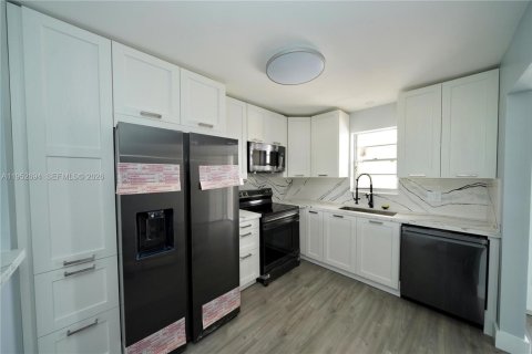 Кондоминиум с 1 спальней в Санрайз, Флорида № 2008572