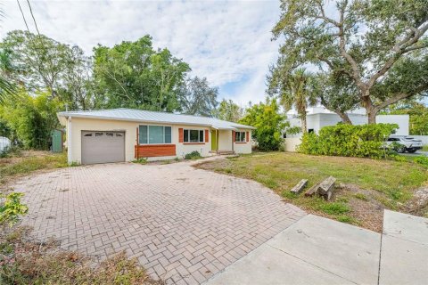 House in Tampa, Florida 3 bedrooms, 103.68 sq.m. № 2092957